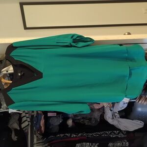 Green iZ Byer Tunic blouse Size Small
